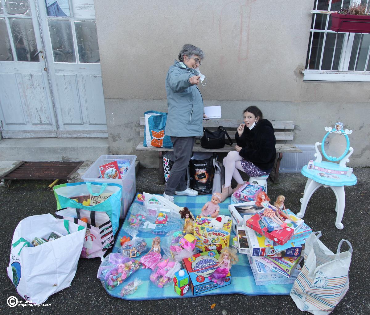 stjulia_20211219_chapons_expo_jouets_peyvieux_03.jpg