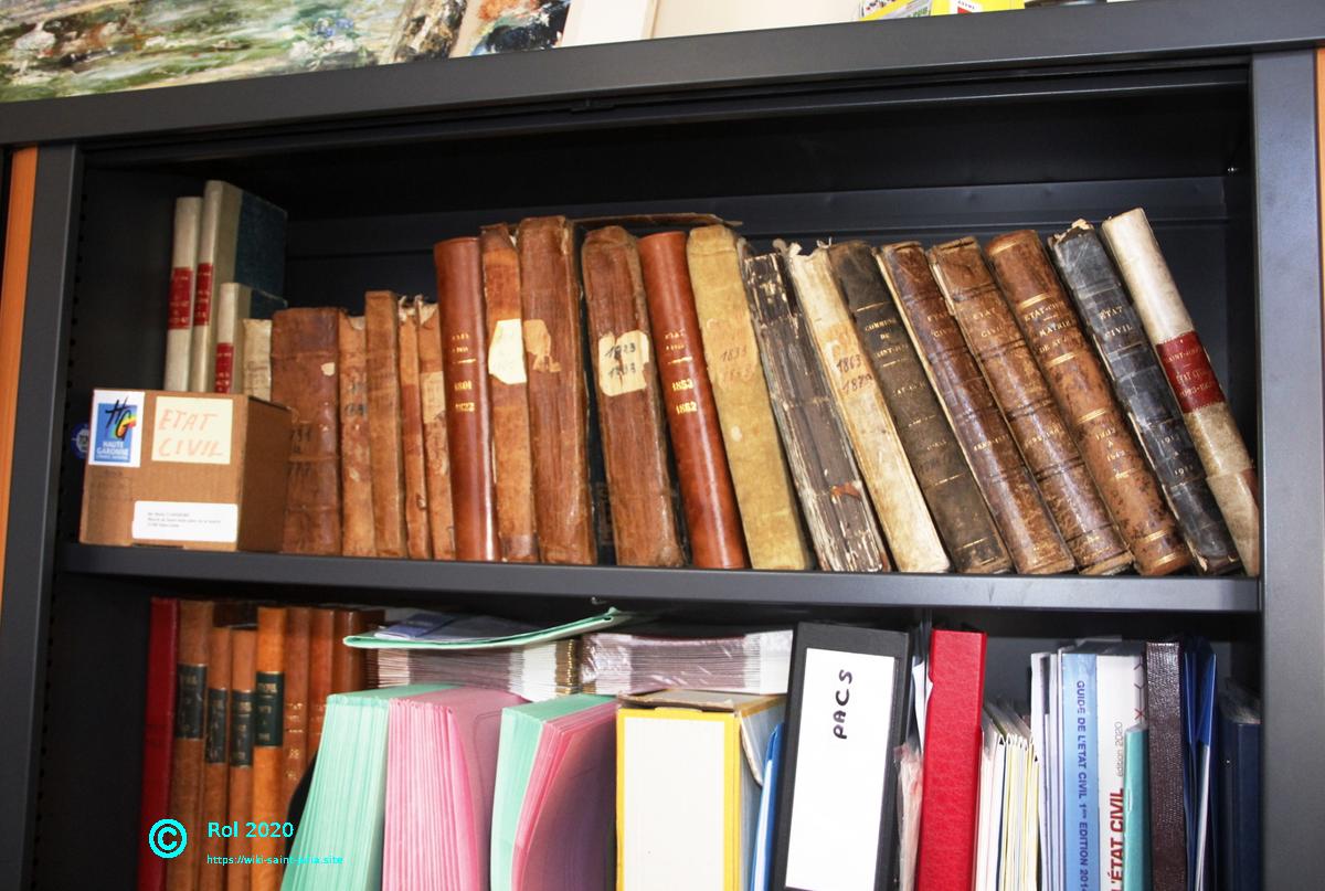 anciens_registres_mairie.jpg